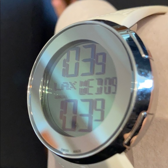 Gucci digital watch from the I-Gucci Collection - Picture 12 of 15